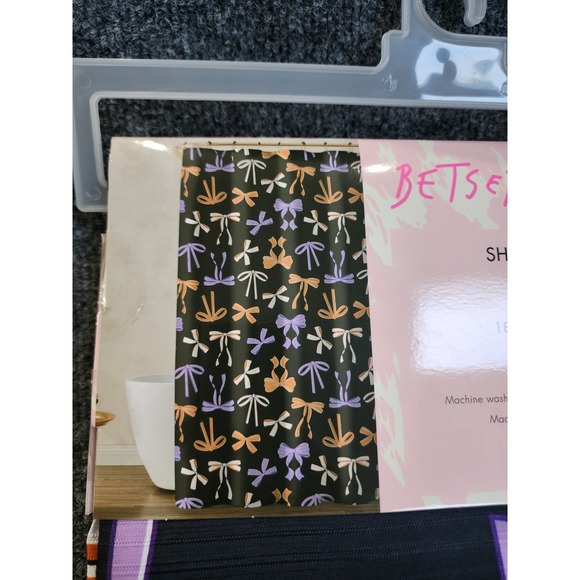 Betsey Johnson Shower Curtain Set Coquette Bows Ribbons Purple - Picture 3 of 4